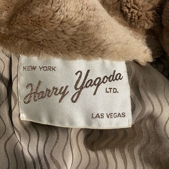 Faux fur coat - Picture 3 of 5